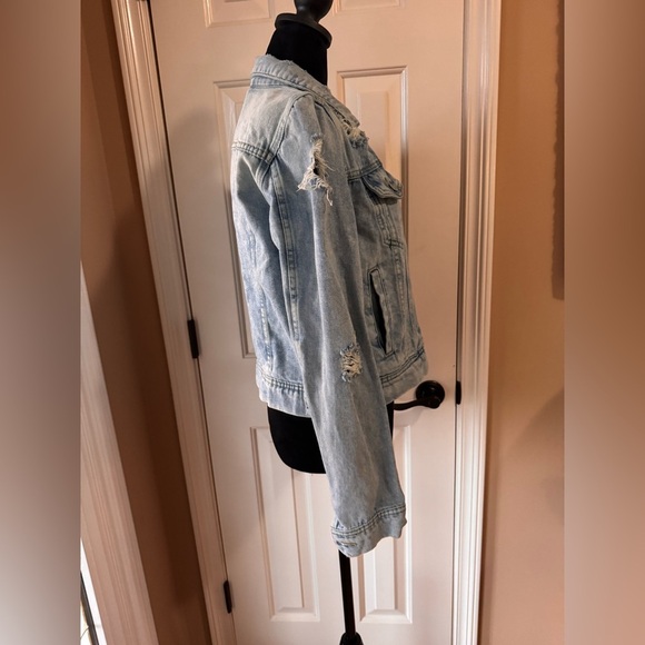 Free People Light Blue Distressed Denim Jacket size small - Picture 8 of 13